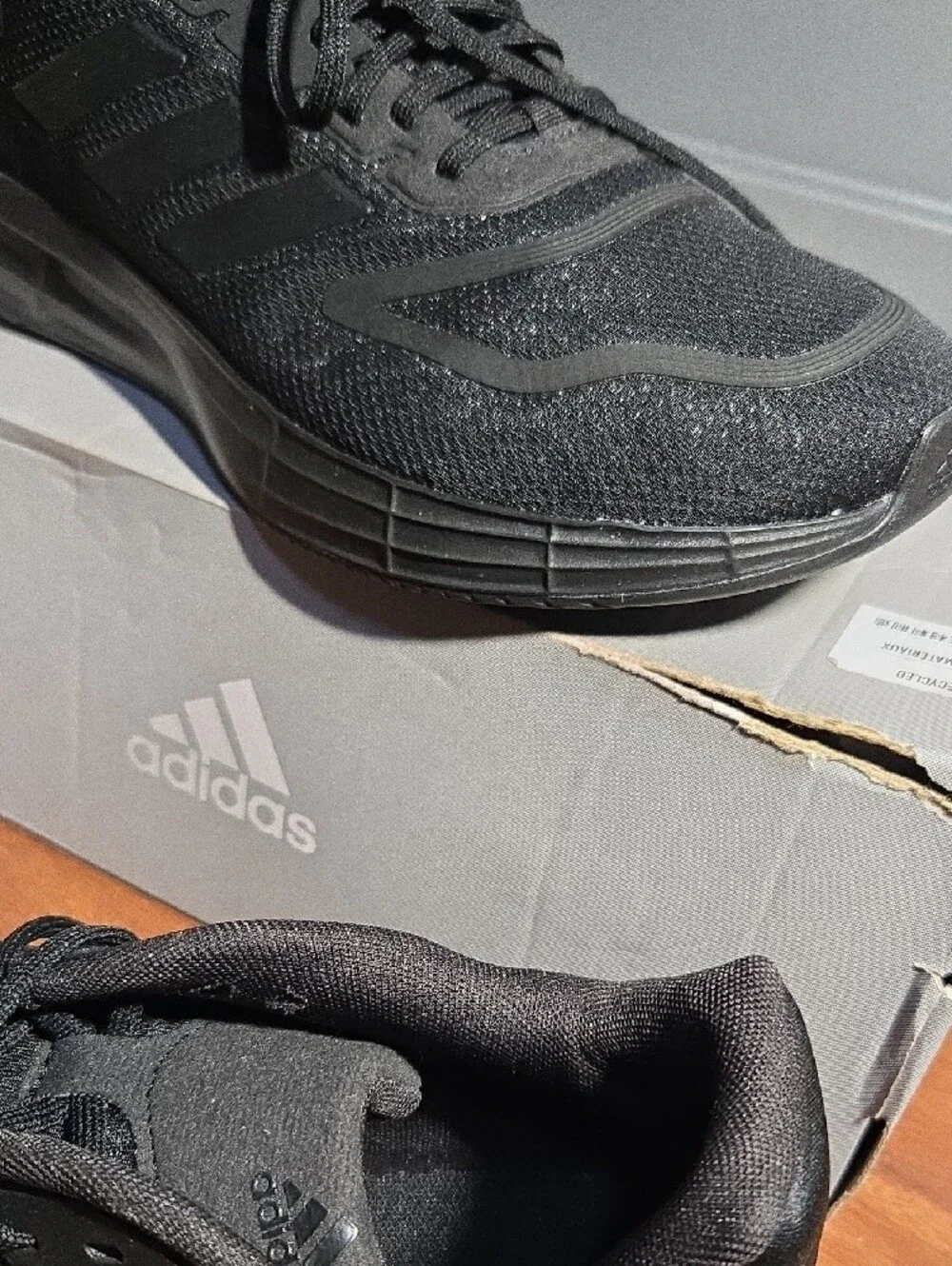 adidas Men's All-Black Cushioned Athletic Sneakers Nwb Size 9 1/2